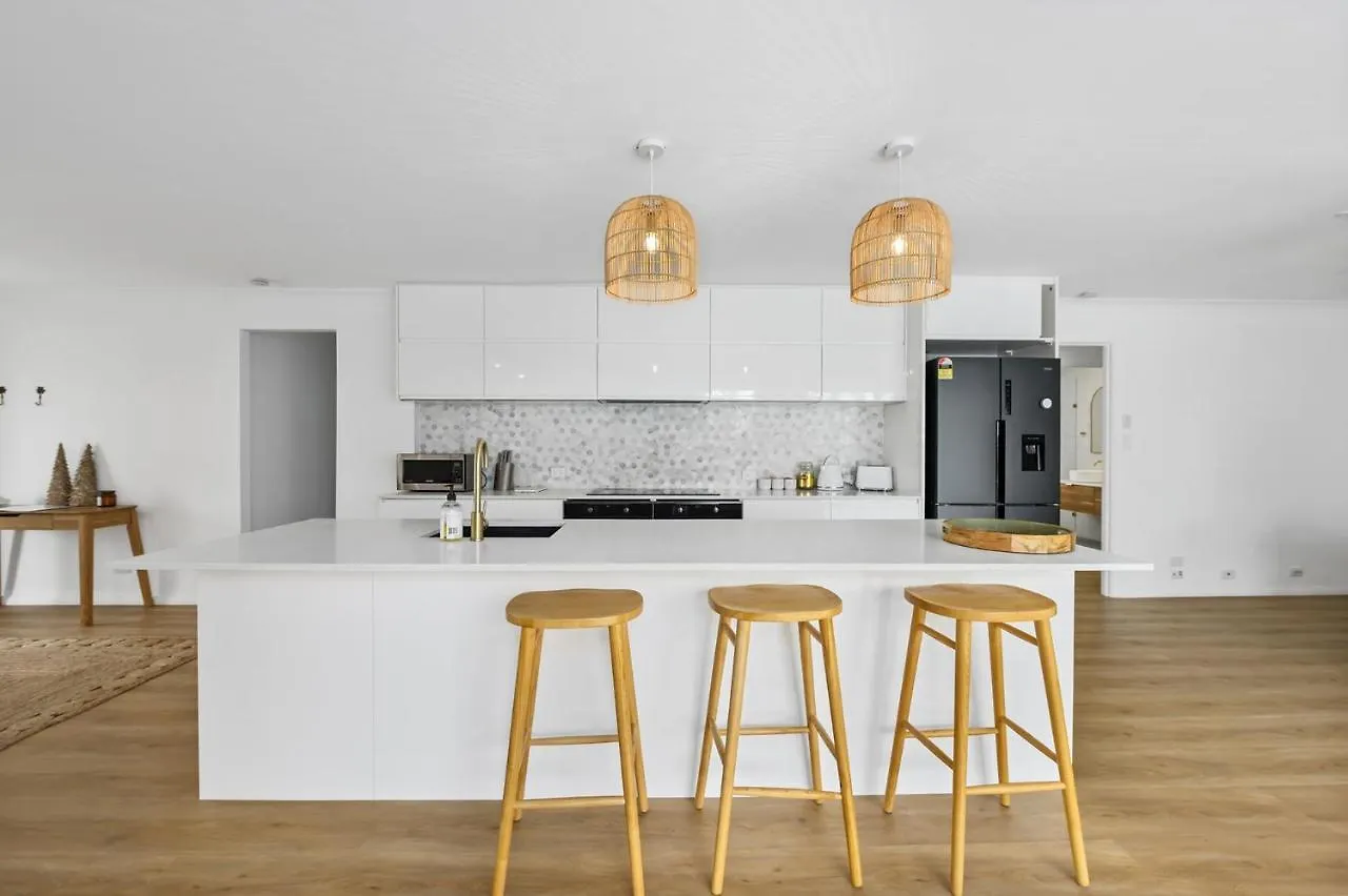Luxury Home In The Heart Of Burleigh location
