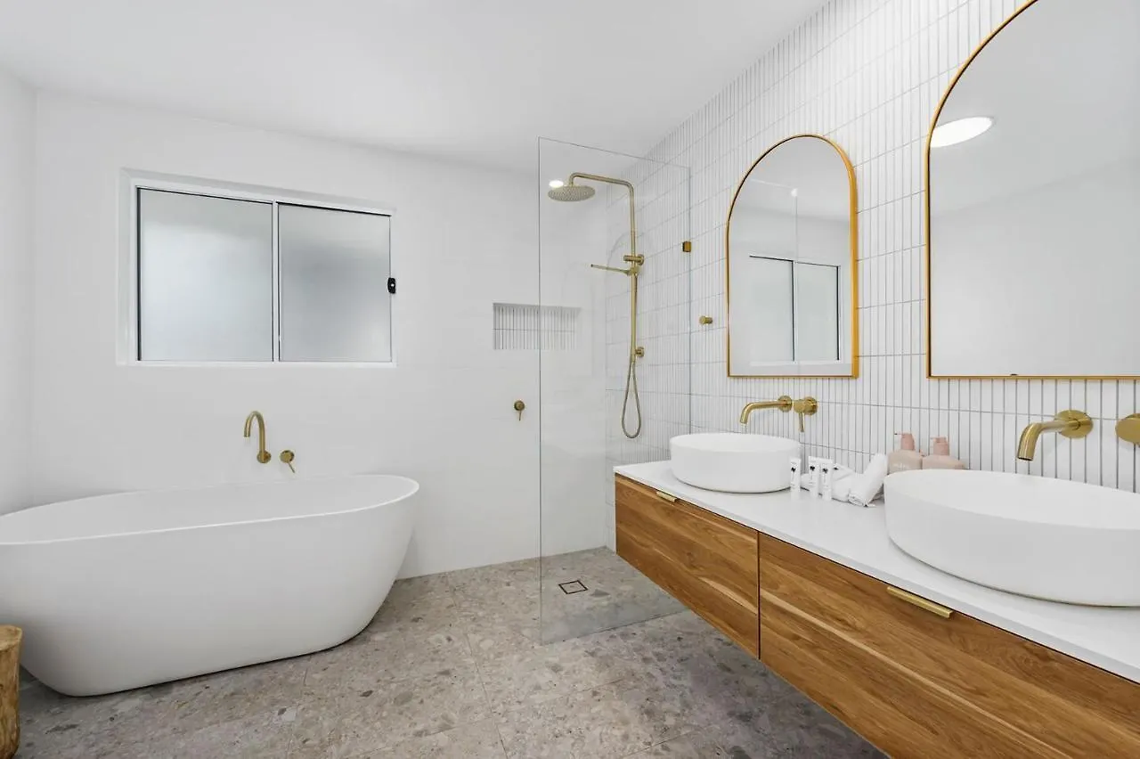 Semesterbostad Luxury Home In The Heart Of Burleigh Guldkusten Australien